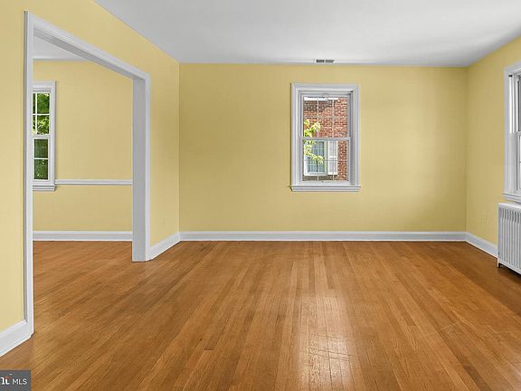 4th image of 48 Lyndale Ave
