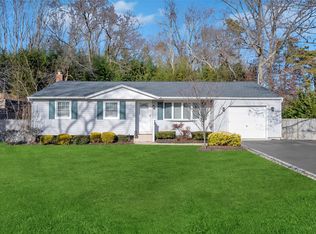 47 Hauppauge Rd, Hauppauge, NY 11788
