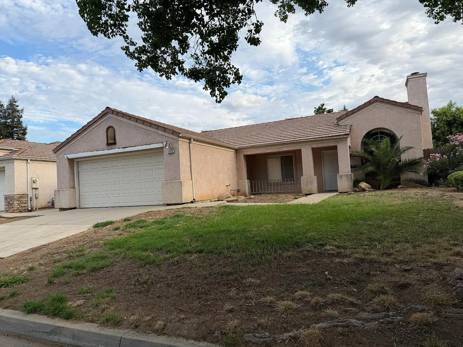 3 bed, 1075 sqft, $2,325 — Photo 2