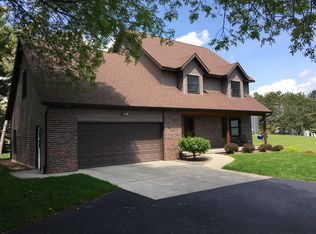 124 Monroe Ave, Baraboo, WI 53913