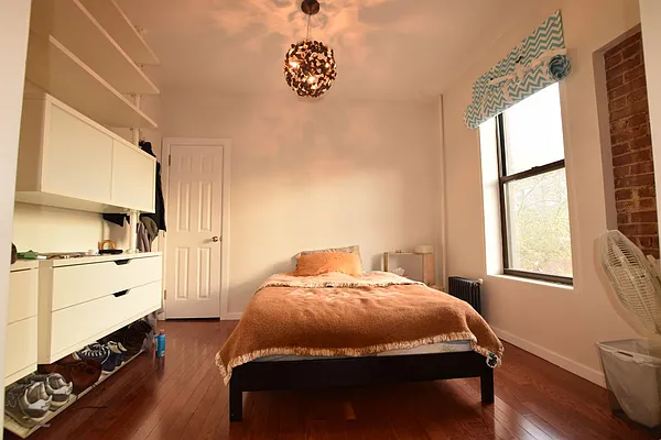 Rented by null | media 49