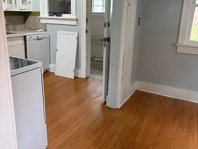 1418 NW 44th St — Photo 5