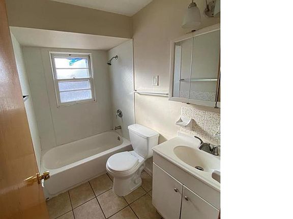 5th image of 6824 Larry Ln