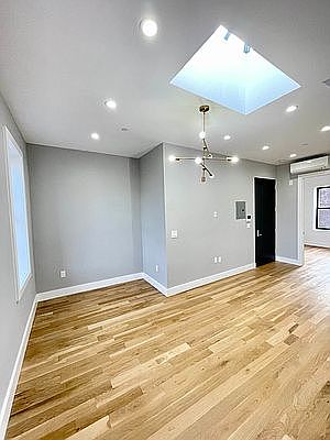 3rd image of 542 Chauncey St #4