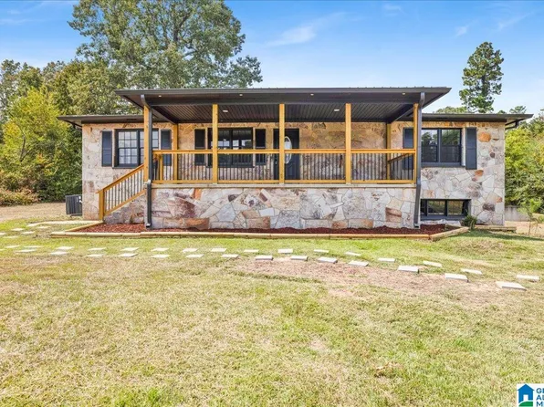 212 Quinncrest Ln, Bessemer, AL 35022