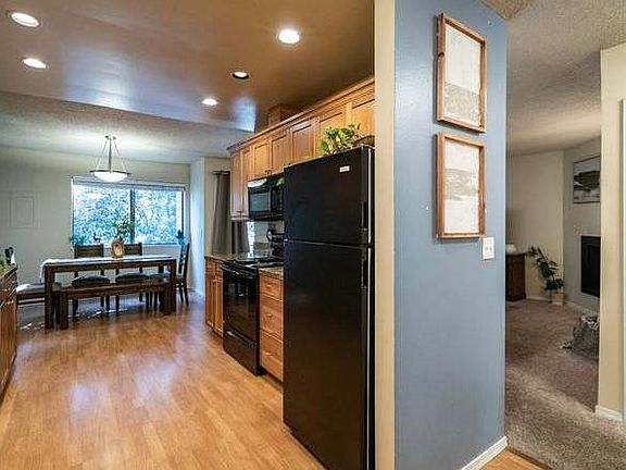 3rd image of 6745 SW Scholls Ferry Rd #34