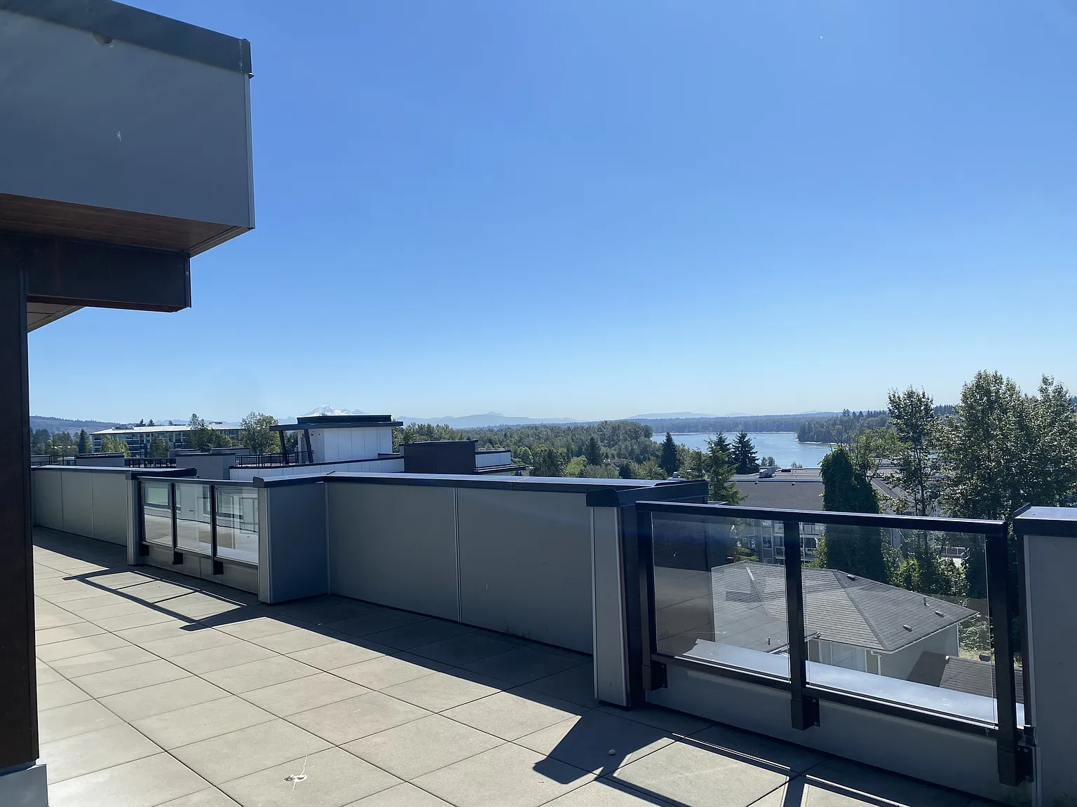 2 bed, 932 sqft, $2,390 — Photo 2