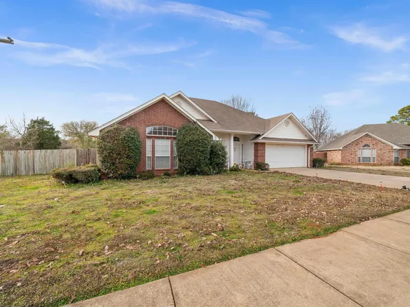 229 Crestview Dr, Jacksonville, TX 75766