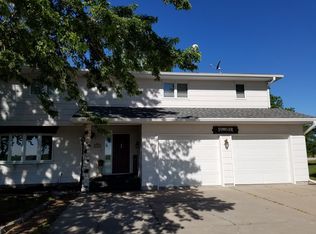 2321 Brewster Rd, Holdrege, NE 68949