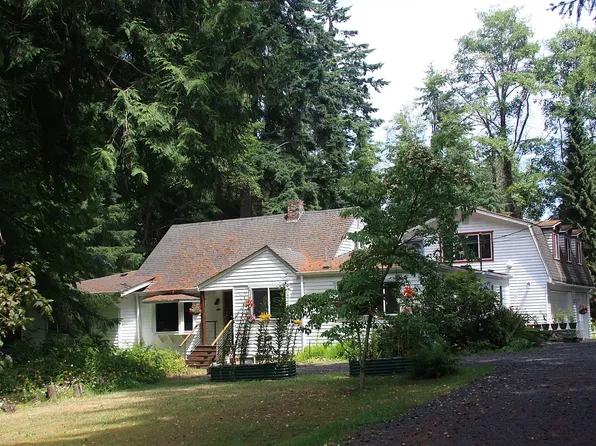 8320 Ferncliff Ave NE, Bainbridge Island, WA 98110