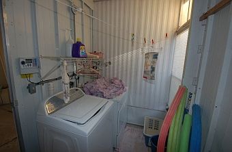 5th image of 656 Poinsettia Dr