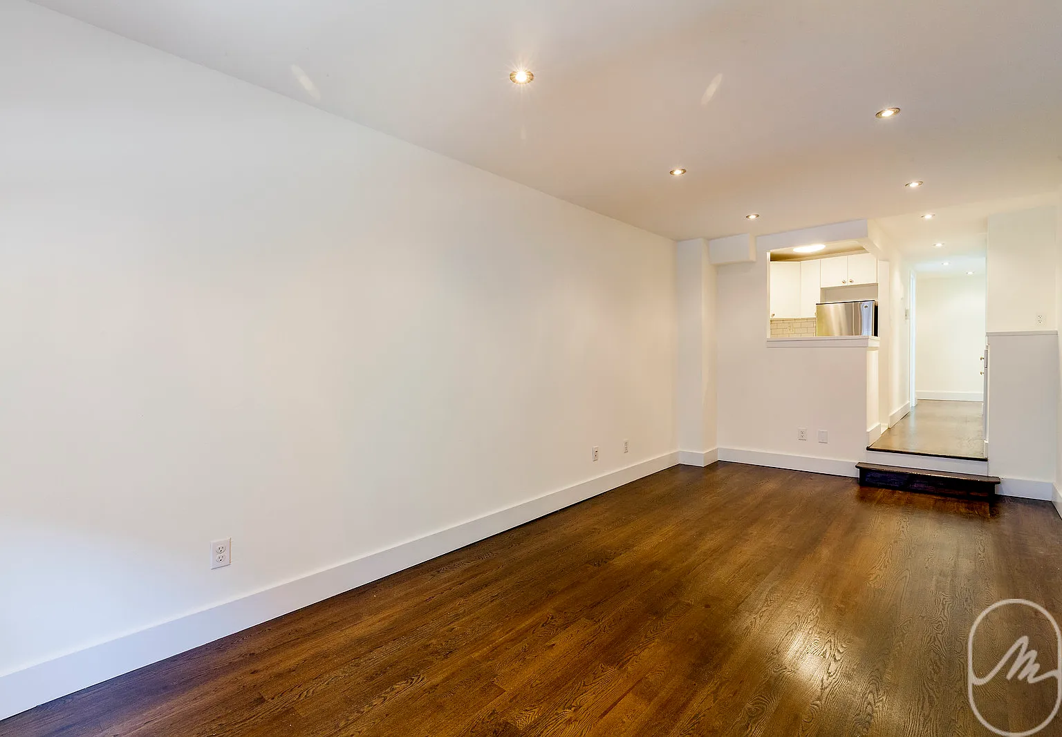 27 West 16th Street — Photo 2