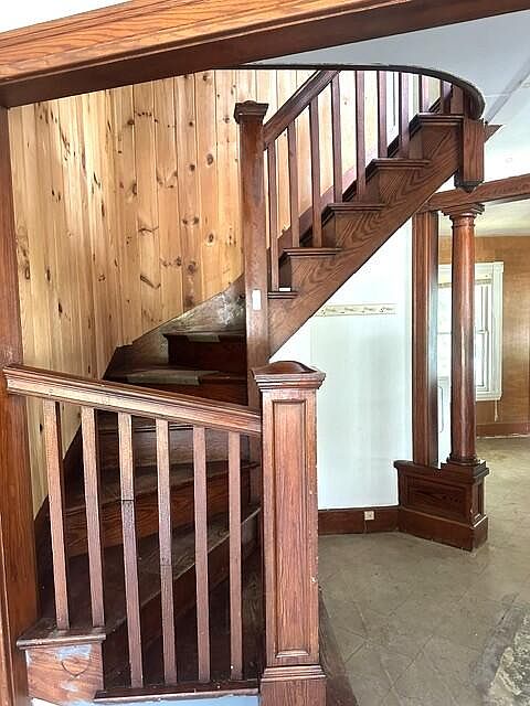 10th image of 627 Prospect Avenue