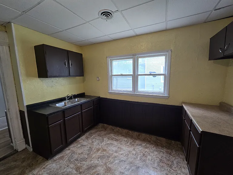 232 Center St — Photo 17