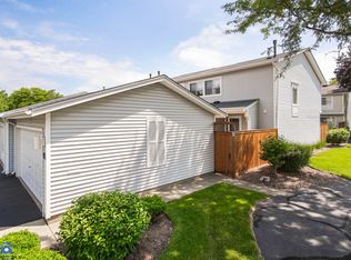 407 Dogwood Ter, Buffalo Grove, IL