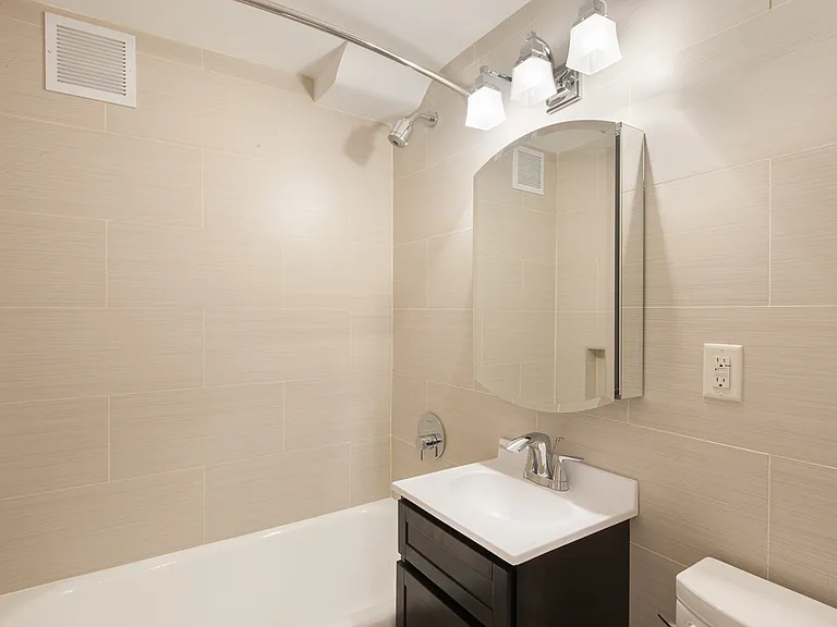 45 Tudor City Pl #702 — Photo 5
