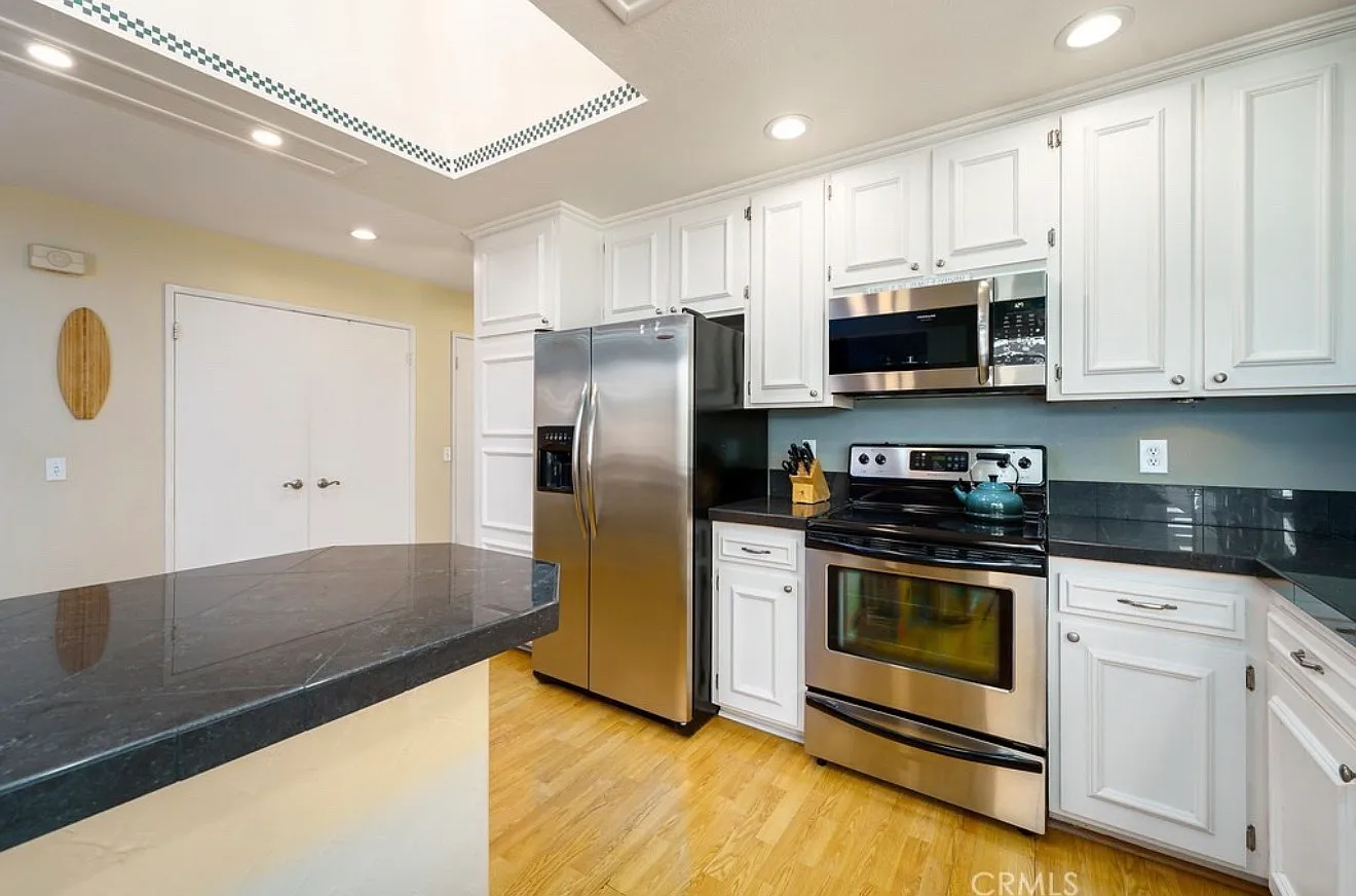 3 bed, 1614 sqft, $6,000 — Photo 2