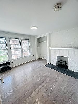 3rd image of 19 Barrow St APT 4D