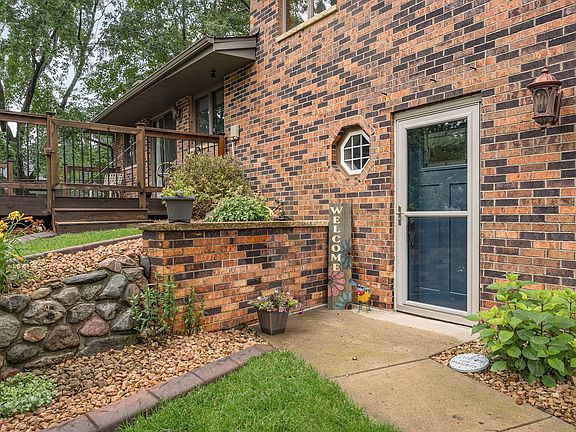 3rd image of 2234 Bluebird Ln