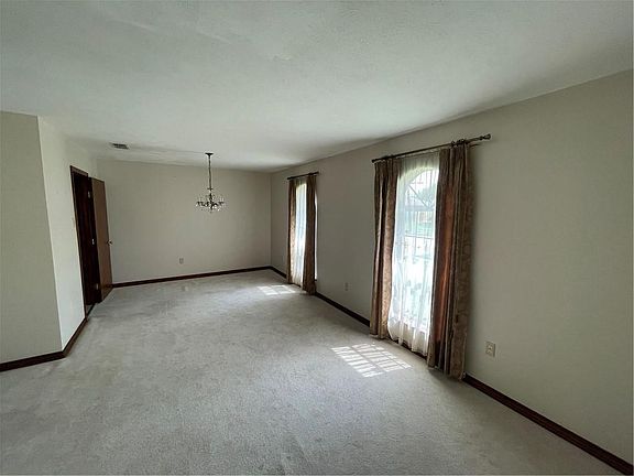 5th image of 3008 Taft Park