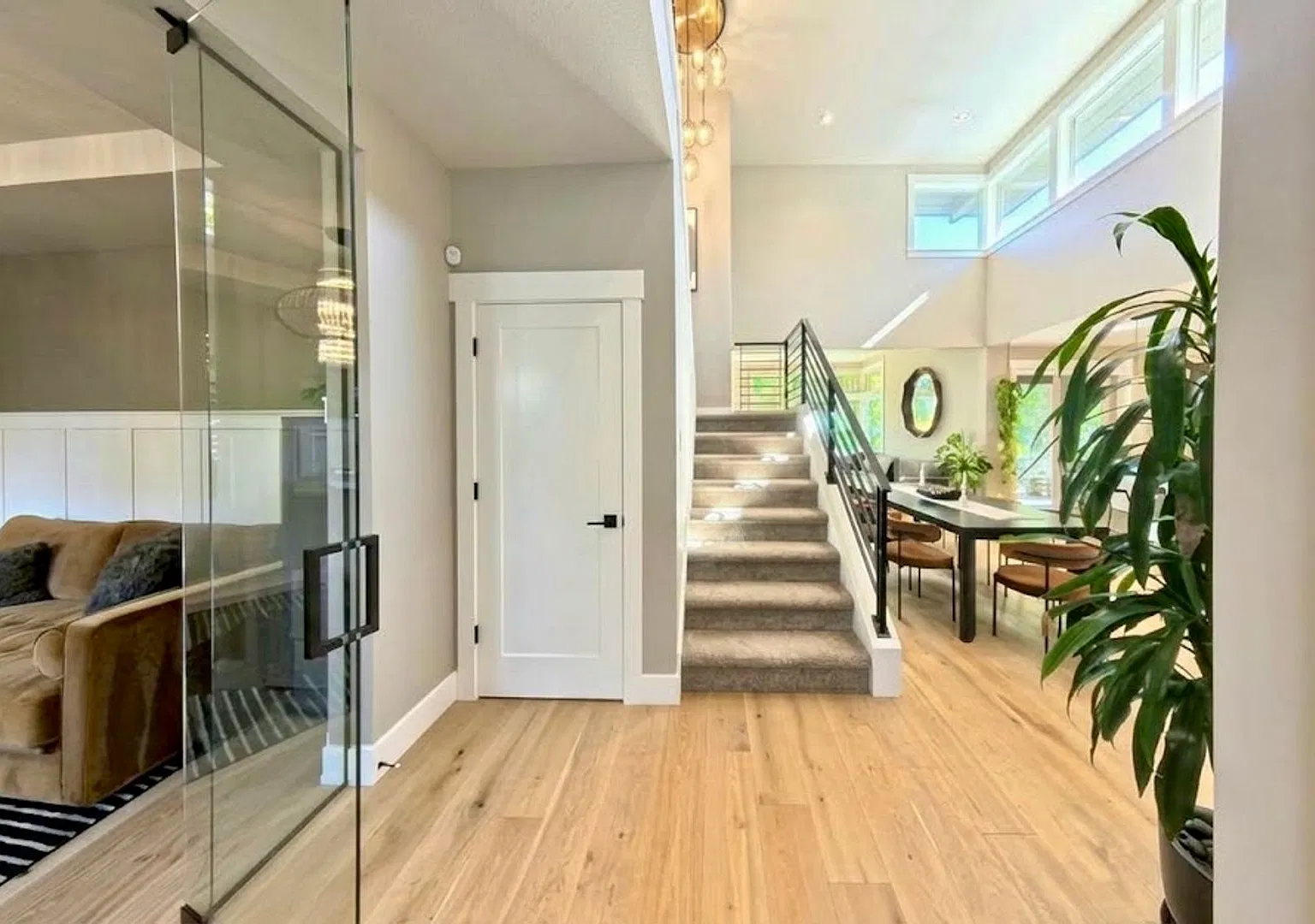 Luxurious Modern Retreat with Builder Upgrades and Top-of-the-Line Appliances in Coveted Portland... — Photo 2