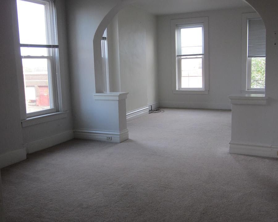 1st image of 1053 S Vandeventer Ave