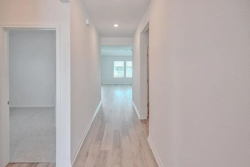 3 bed, 2.0 bath, 1540 sqft, $1,950 — Photo 3