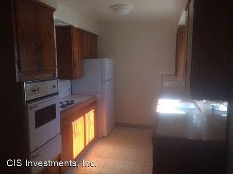 3rd image of 4555 Bond St APT J