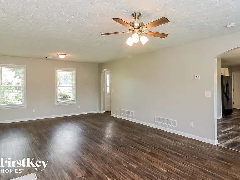 138 Wards Creek Ln — Photo 3