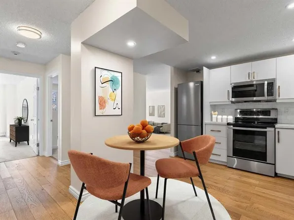 1011 N 12th Ave SW #206, Calgary, AB T2R 0J5