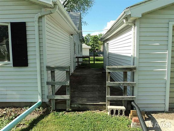 4th image of 422 N Main St