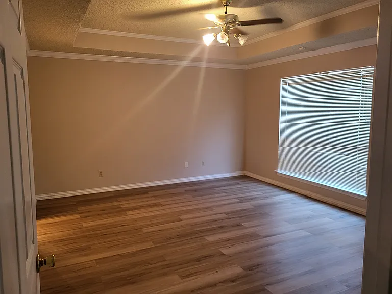 333 Fairhavens Dr — Photo 13