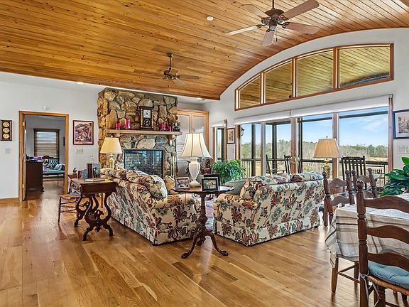 4th image of 122 Skyview Dr