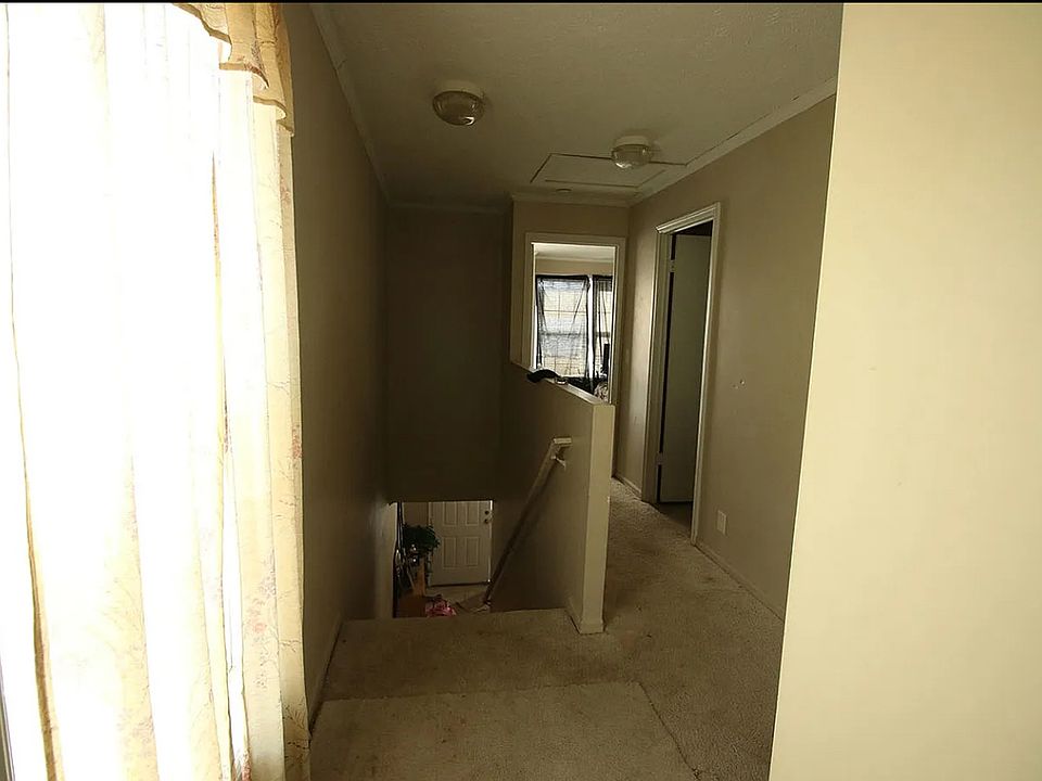 1st image of 239 Ferris St