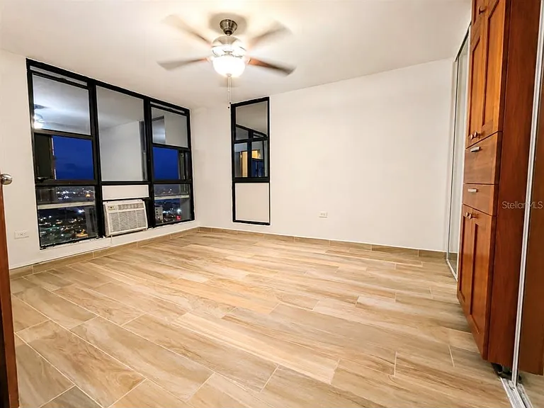 658 Miramar — Photo 6