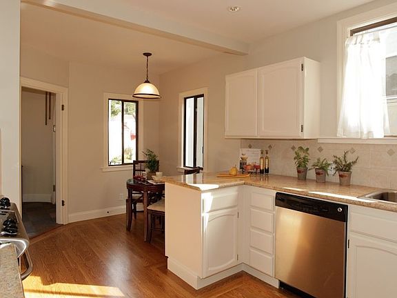 5th image of 42 Marne Ave
