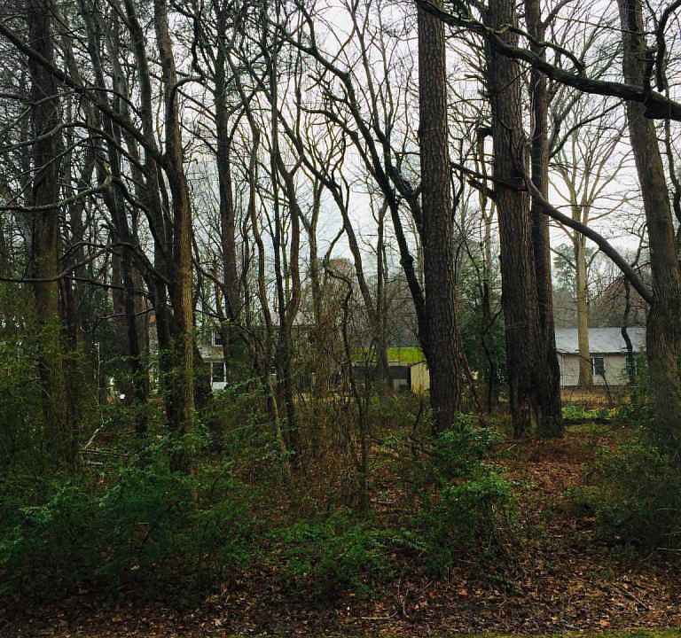 1st image of 18 N Horseshoe Dr