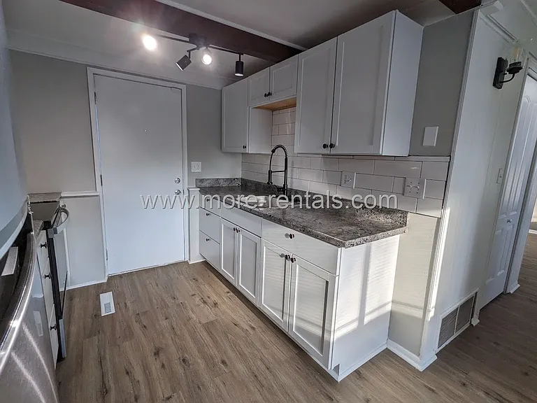 1584 Southfield Dr S — Photo 4