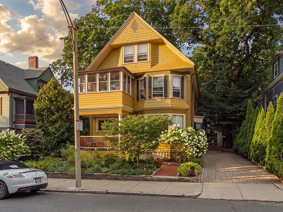 1st image of 6 Menlo St