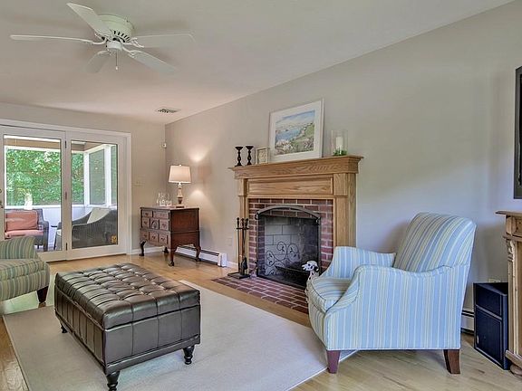 3rd image of 24 Nightingale Dr