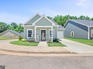 101 Lenox Cir, Lagrange, GA 30241