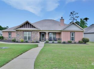 2 Cedarwood Ln, Phenix City, AL 36870