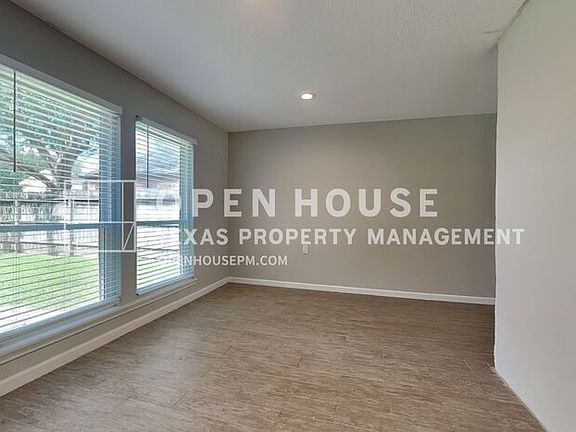 5th image of 15911 Red Willow Dr