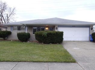 28435 Flanders Ave, Warren, MI 48088
