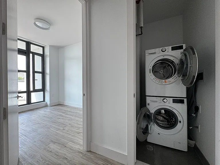584 4th Ave #221 — Photo 8