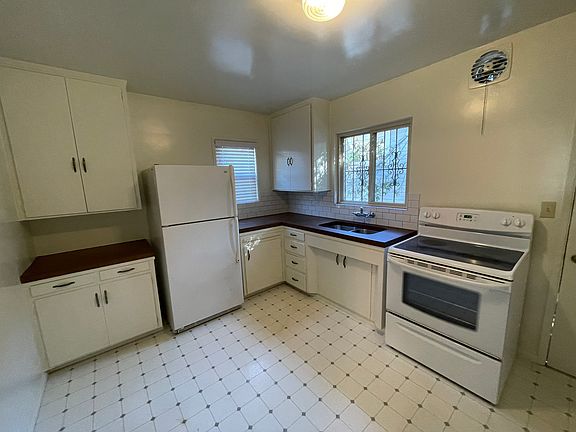 3rd image of 4027 Albatross St