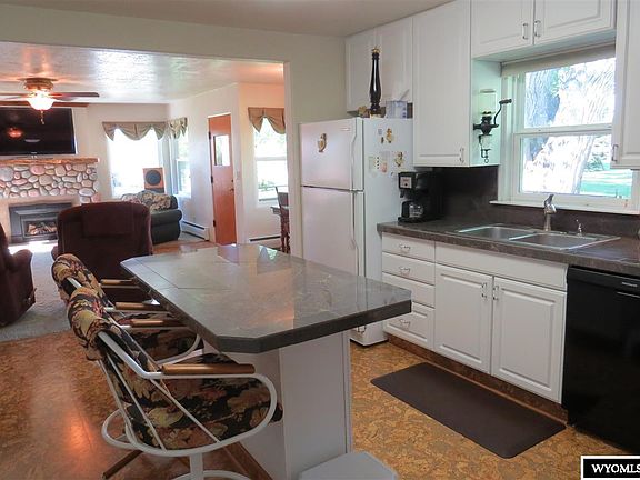 4th image of 1425 River Ln