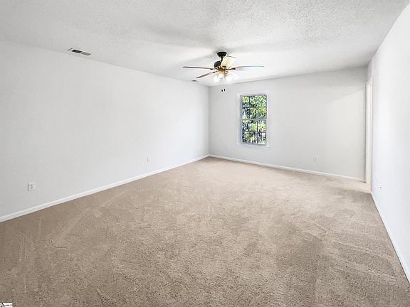 5th image of 105 Vista Hill Dr