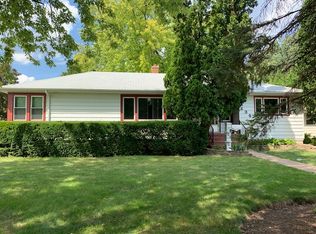 234 W Courtland St, Mundelein, IL 60060