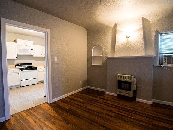 2nd image of 3230 Sacramento Ave APT 2